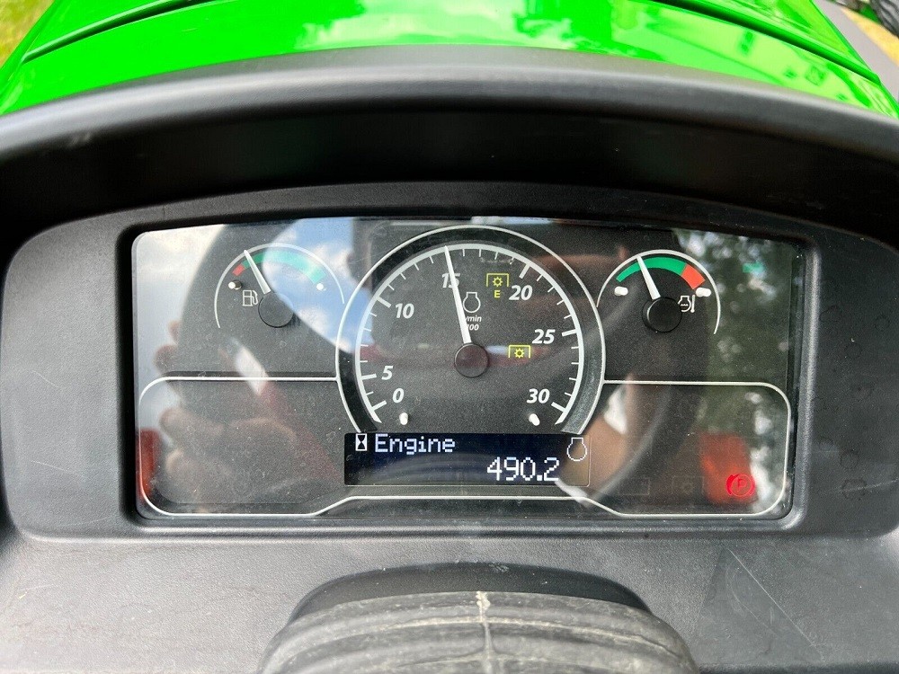 2018 John Deere 2032R Tractor